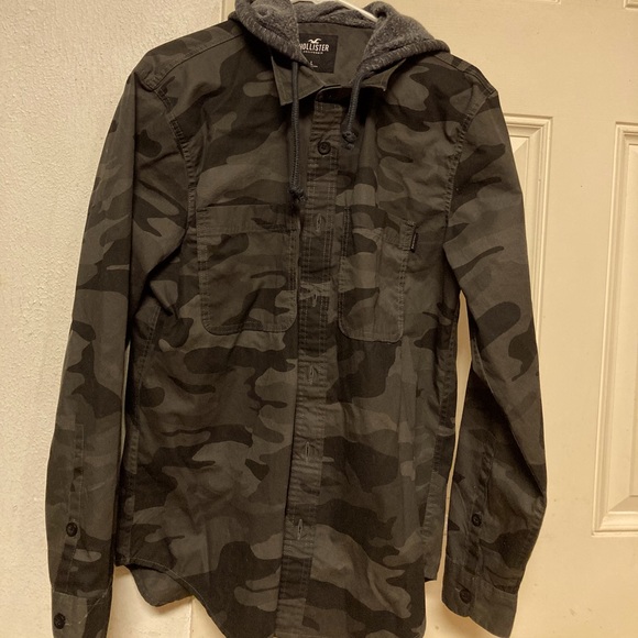 Hollister Other - Hollister guys camo shirt w/ hood large